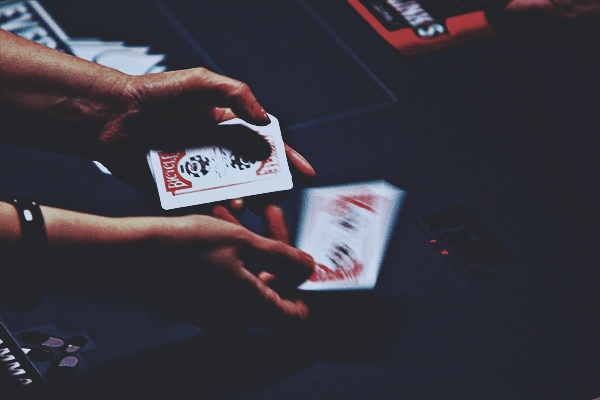 Hal yang harus Dikuasai Pemain agar Selalu Menang Main Poker Online